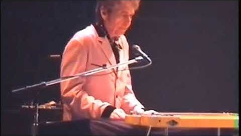 Bob Dylan 2003 - All Along the Watchtower  w lyrics  (band intro and concert finale)
