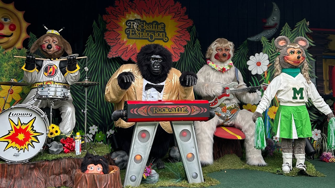 Retro Medley & Young at Heart | Volo Museum’s Rock Afire Explosion