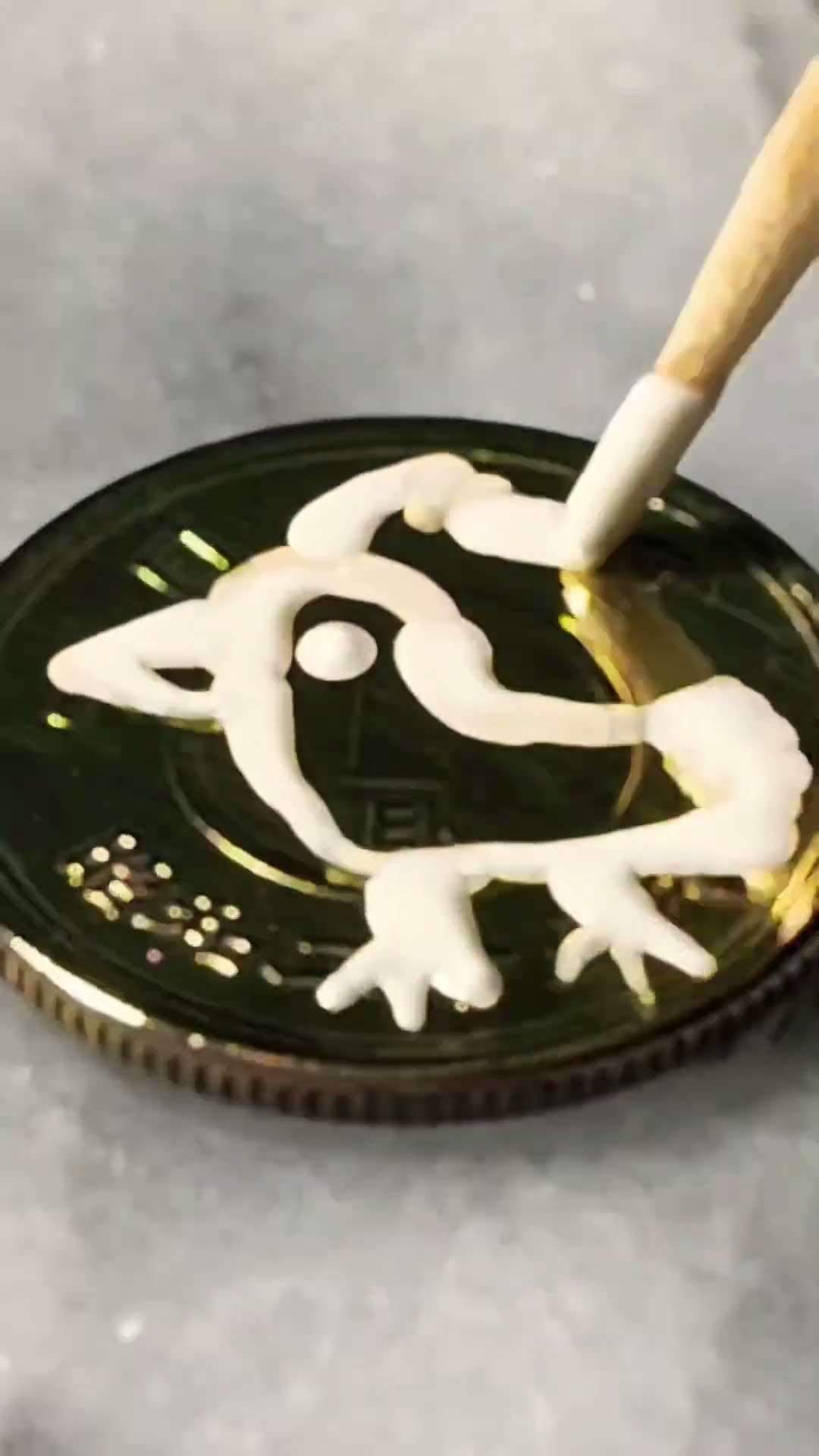 驚きの価格 コイン磨き】10円玉の裏を鏡面仕上げして見た/Satisfying Video 工芸品