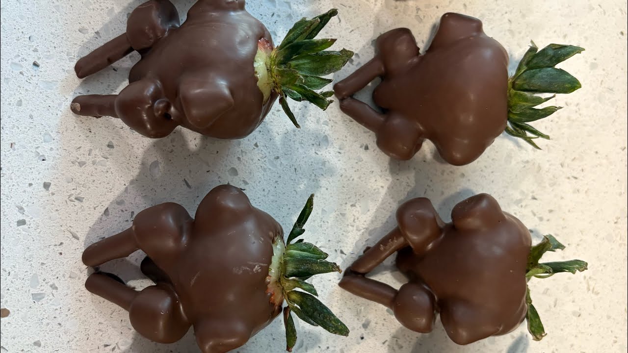 Cómo hacer Fresas cubiertas de chocolate en forma de pavo súper fácil -  YouTube, image size:1280x720
