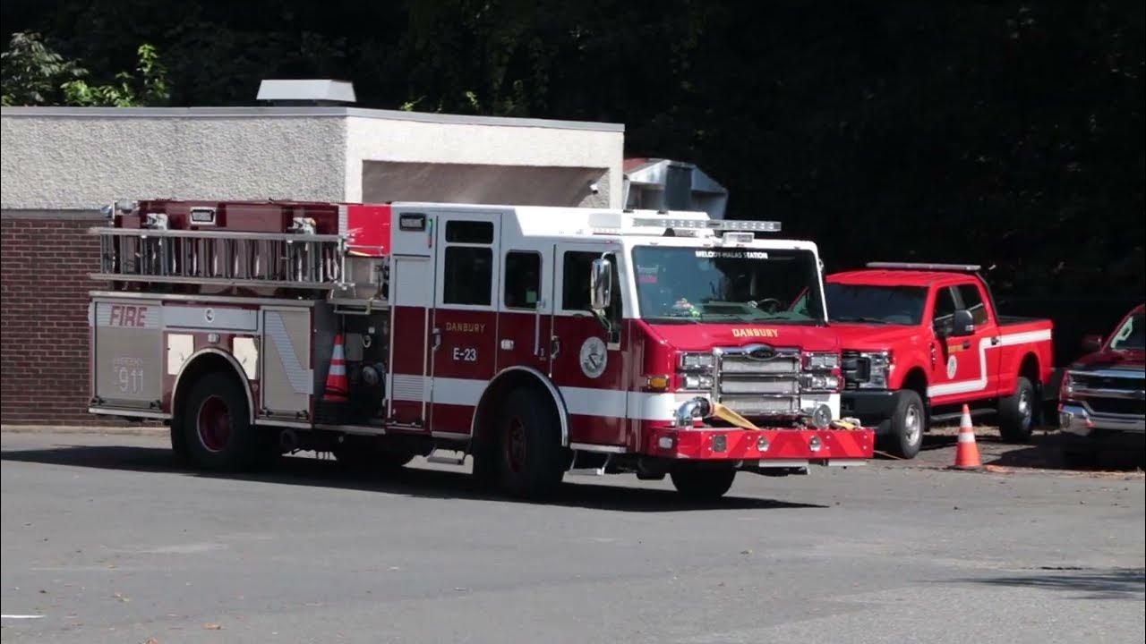 Danbury, CT Engine 23 responding to an EMS call - YouTube