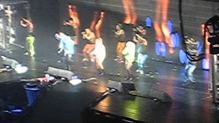 20121201 2NE1NewEvolutionInSG Part3: Clap Your Hands