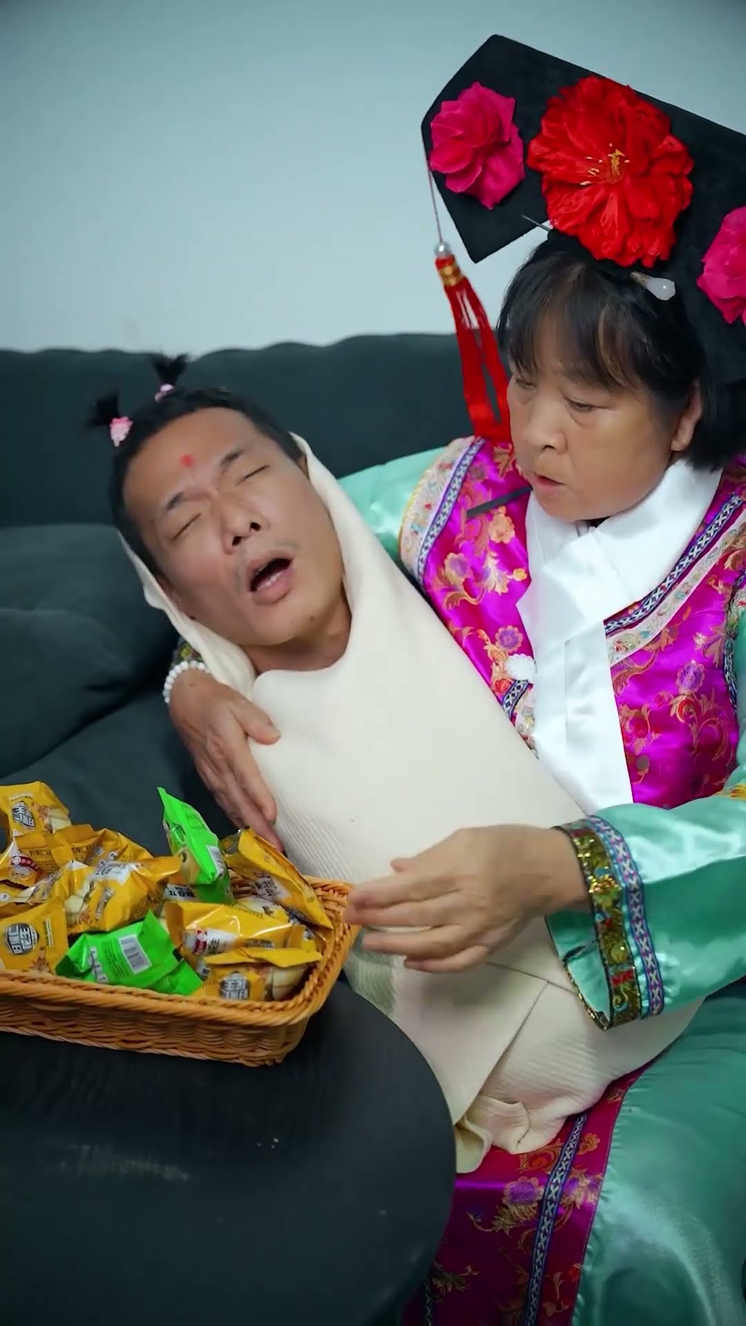 Funny Tidbits From Rong's Mother. This Kid Is A Bit Old! #Shorts#Guige