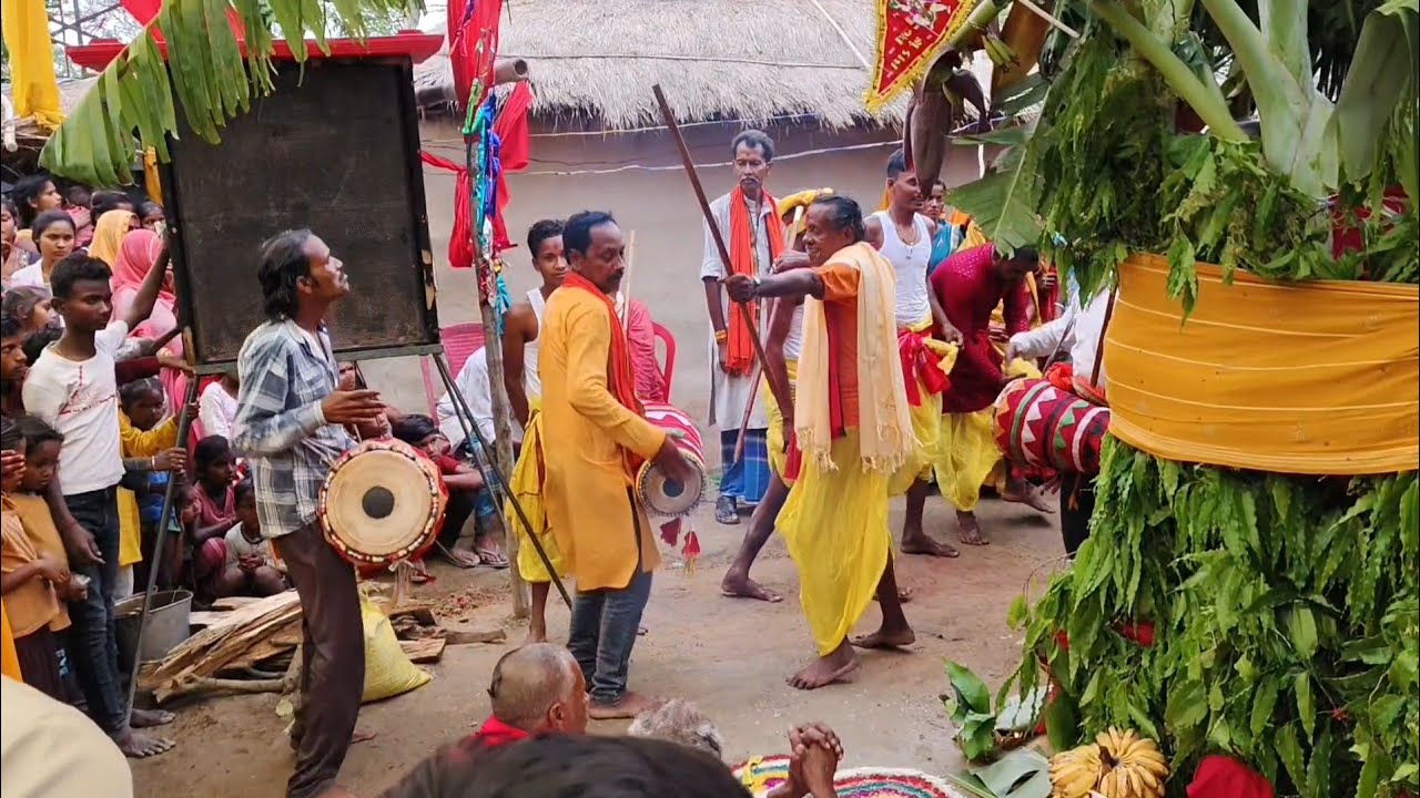 देखिए बाबा केवल की पूजा में क्या होता है | baba keval ki puja ke gana | babu keval maharaj ke bhajan
