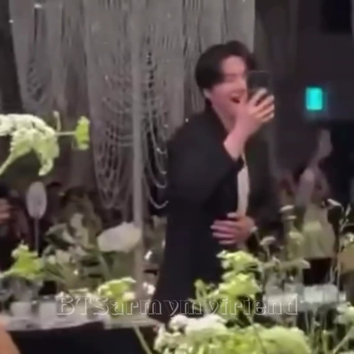 ngeliat yoongi sehappy ini, beneran rasanya terharu bahagia😭☺️💖 whatsapp status 🎶@btsarmymyfriend73