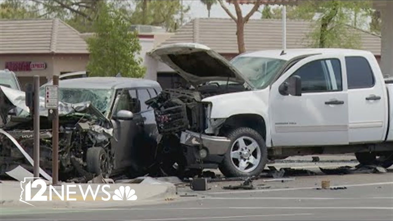 1 dead following multiple car crash in Tempe