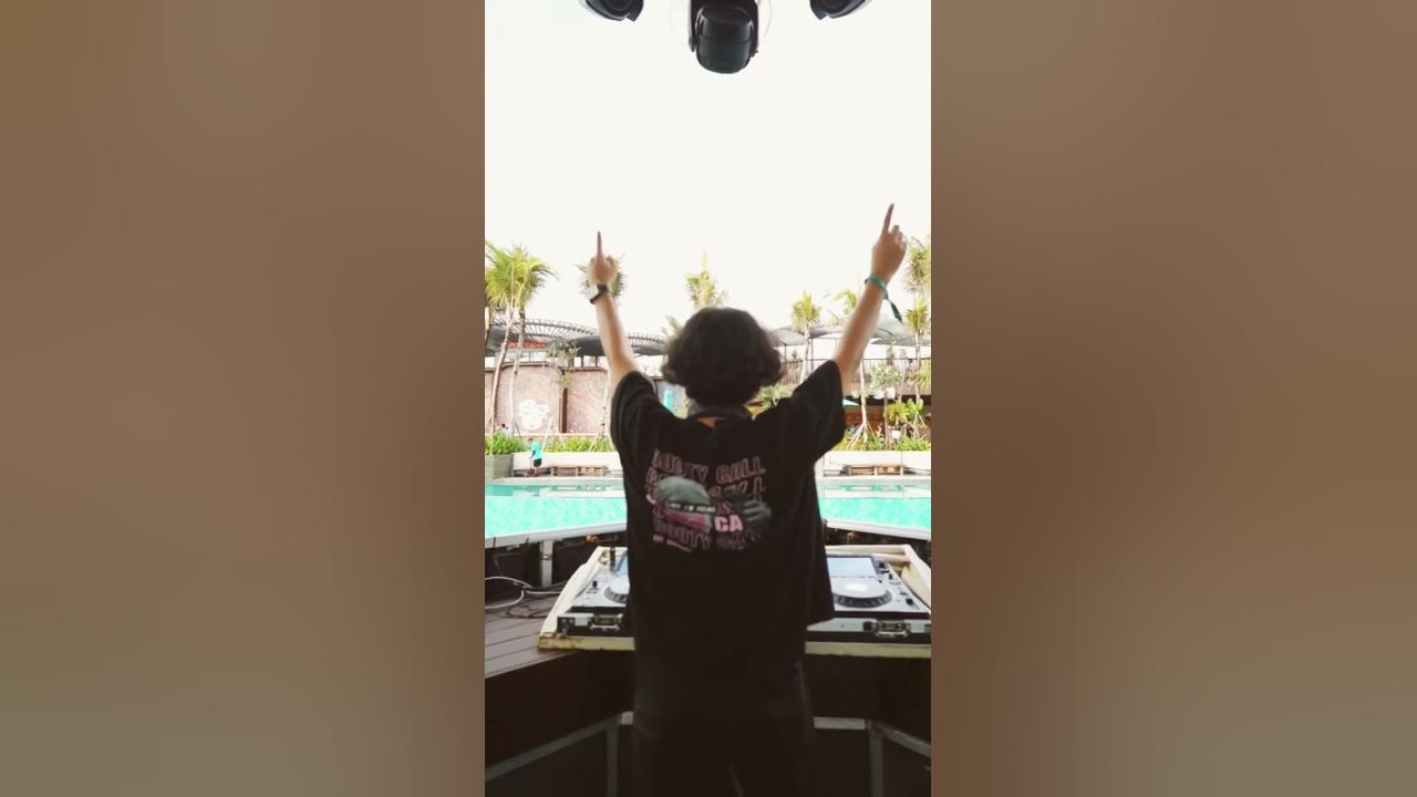 SAHARA at @atlasbeachclub bali 🐍🐫