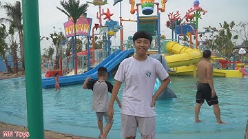 Đại Nghĩa Đi Bơi Trượt Nước Tại Công Viên Nước Water Park - Cổng Tỉnh Quảng Ninh - MN Toys