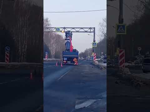 Пешеходные переходы должны быть одинаковые!С светофорами и освещением! абсолютно все#shorts