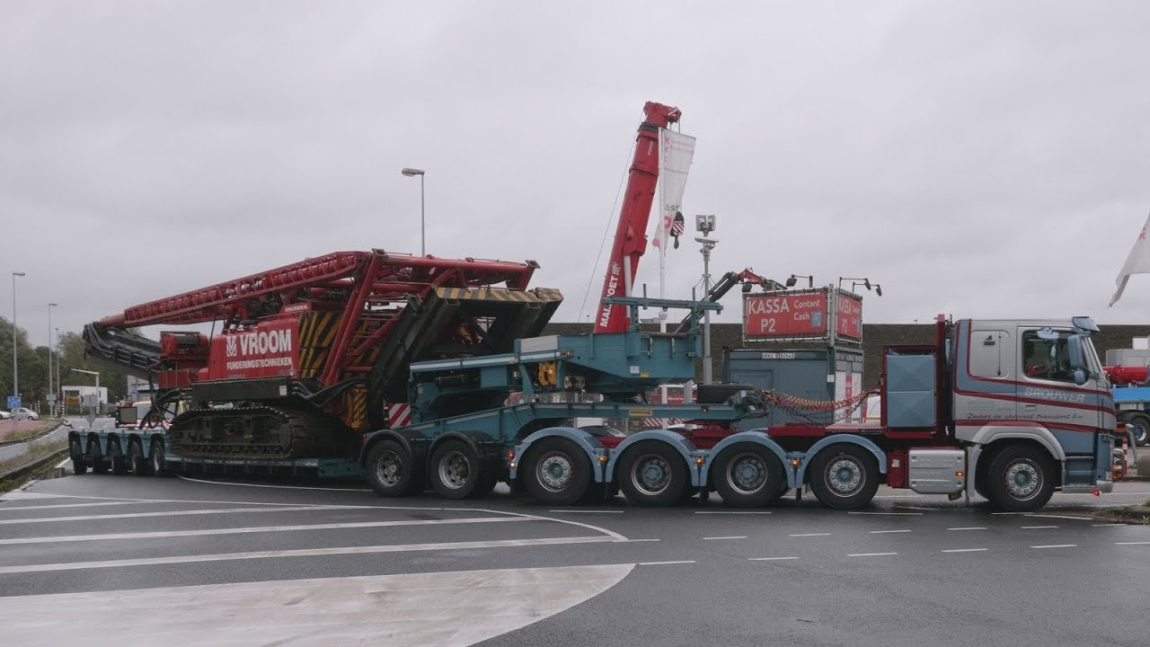 Mackdag 2017 Truckshow Buildup, Trucks arriving, Heavy Haulage, Old timers, Cranes  YouTube