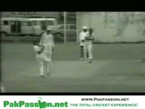 Brian Lara - Batting when he was 15 years Old