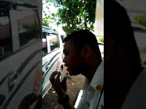Satpam Bank Mandiri ngerjain penipu . .MANTAPPP...