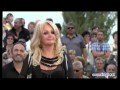 Bonnie Tyler in unlovely situation on the stage