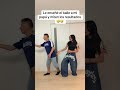 Namiko Enseñándole a bailar a su papá el nuevo trend 🤣🤣#baile #tueresajena #viral #fyp #xyzbca