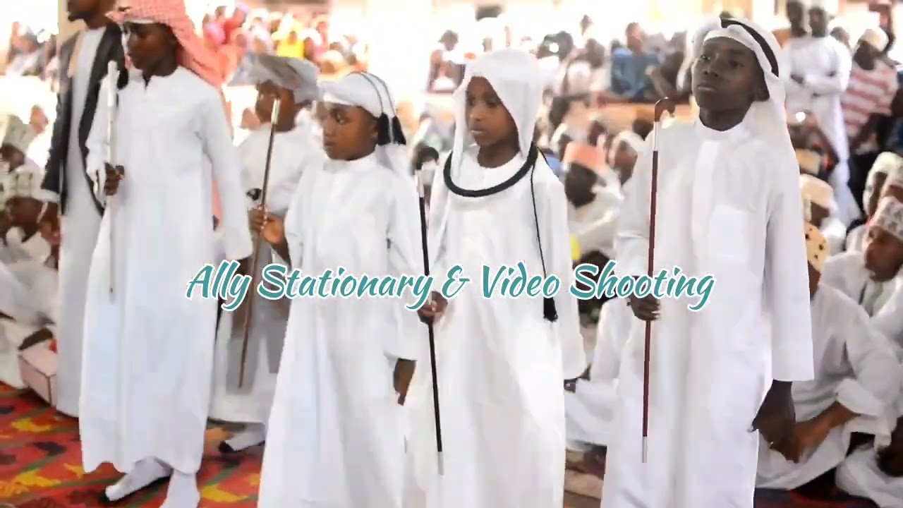 Wanafunzi wa Jawhar El Atfaal walivyo peleka Zawadi kwa Makamo wa Rais katika maulid makuu ya Tumbat