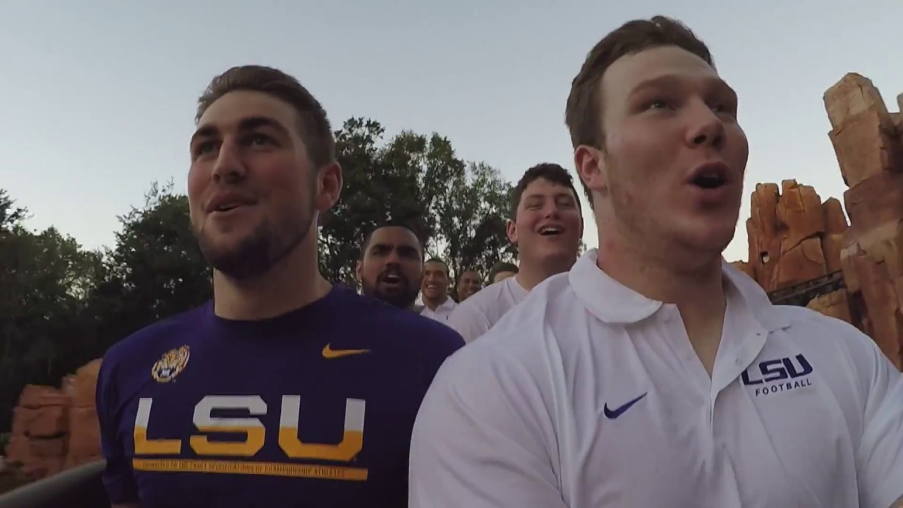 foundation brush คือ LSU Players Visit Magic Kingdom before the Buffalo Wild Wings Citrus Bowl