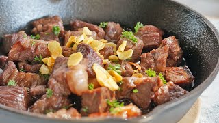 紅酒香蒜骰子牛 / Red wine stewed diced steak with crispy garlic