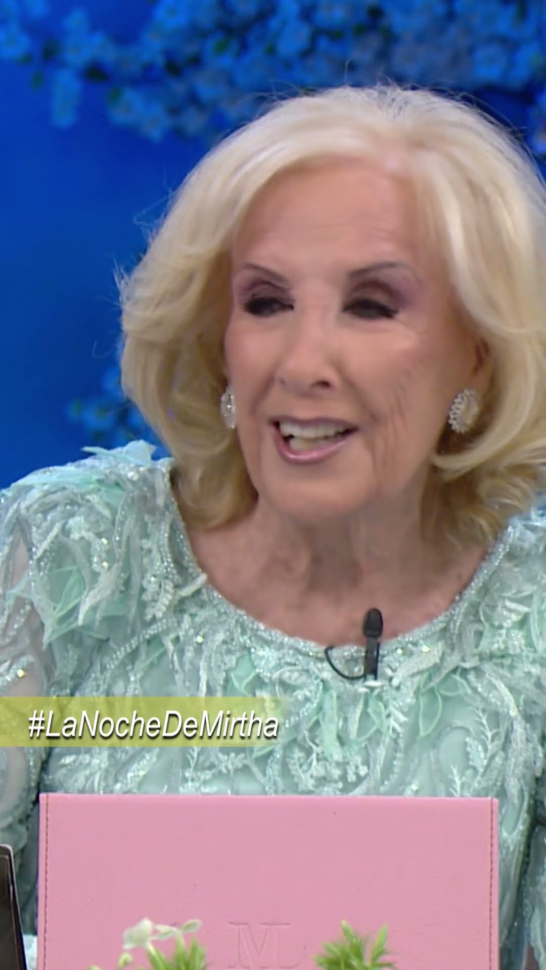 ¡NO LA TENÍAS A LA CHIQUI! Mirtha sorprendió a sus invitados cantando en vivo
