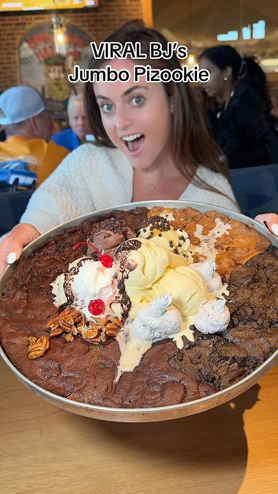VIRAL BJ’s Jumbo Pizookie 🍪🍨#pizookie #giantpizookie #jumbopizookie #giantcookie #bjs
