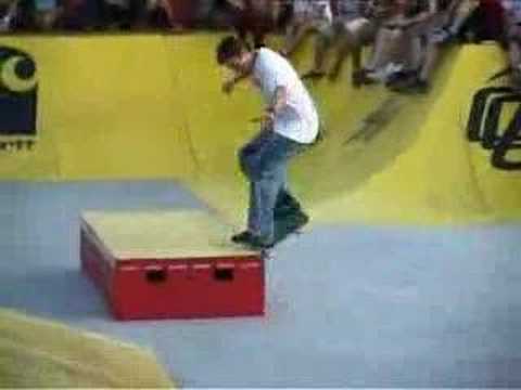 Rodney Mullen Crooked Grind Pressure Hardflip (Repeated)
