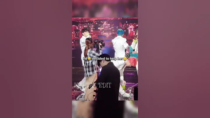 when jimin🐥 help the staff girl😍 he respects girls🥰💜#bts #jimin #shorts