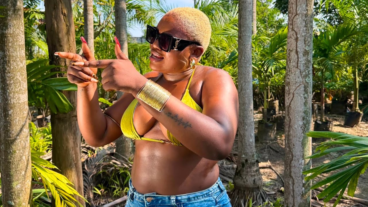 Watch LA QUEEN OFFISHAL - MAL NAZE (Music Vidéo) on YouTube Watch LA QUEEN OFFISHAL - MAL NAZE (Music Vidéo) on YouTube