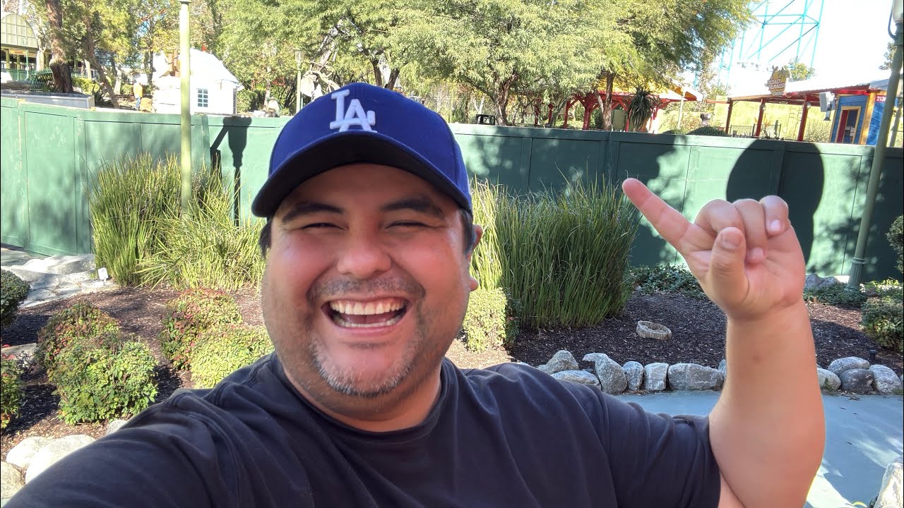 Новости Six Flags Magic Mountain: началось строительство в Стране Looney Tunes.