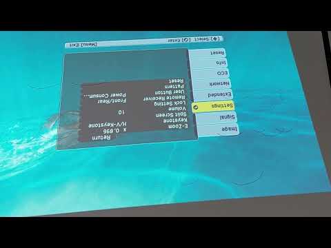      كيفية تدوير جهاز العرض إبسون