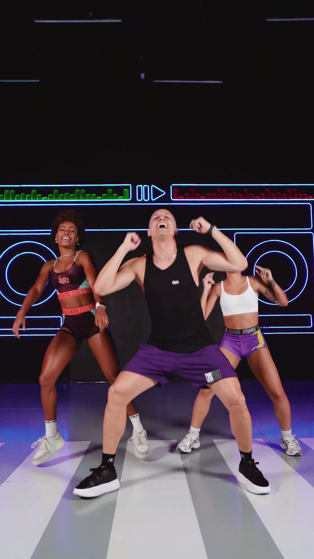 Essa é puro suco de verão! ☀️?️?  @anitta @ivetesangalo  | FitDance  #dance
