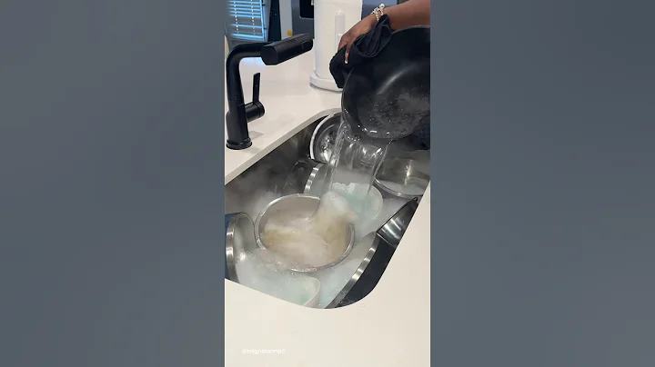 asmr wash the dishes 🧼🫧 #clean #asmr #satisfying #viral #shorts #cleaning