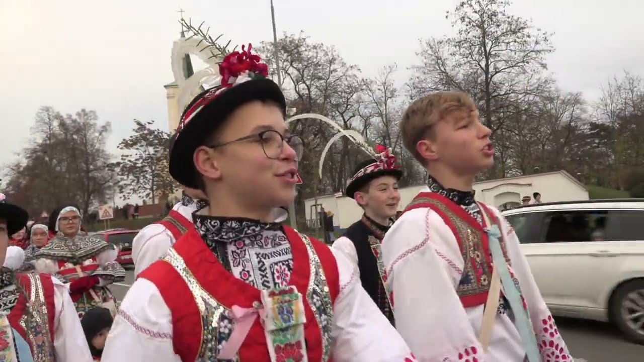 SVATOBOŘICE-MISTŘÍN-SLOVÁCKÉ HODY S VĚNCEM-neděle 20.listopadu 2022-místní klučíky bylo hodně slyšet