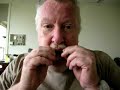 Een grote mond harmonica