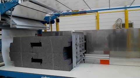 Sotemapack Stretchpack 130 S wraps four sides pf panels, insulation boards, and more