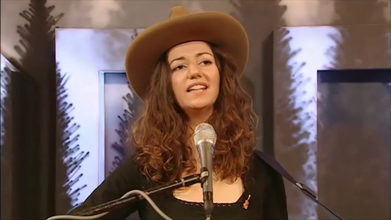 Guarda Gwyneth Glyn - Adra su YouTube Guarda Gwyneth Glyn - Adra su YouTube