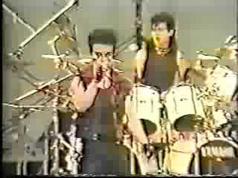 フラットバッカー WAR IS OVER - YouTube
