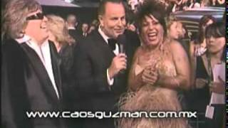 ALEJANDRA GUZMAN EN ALFOMBRA VERDE