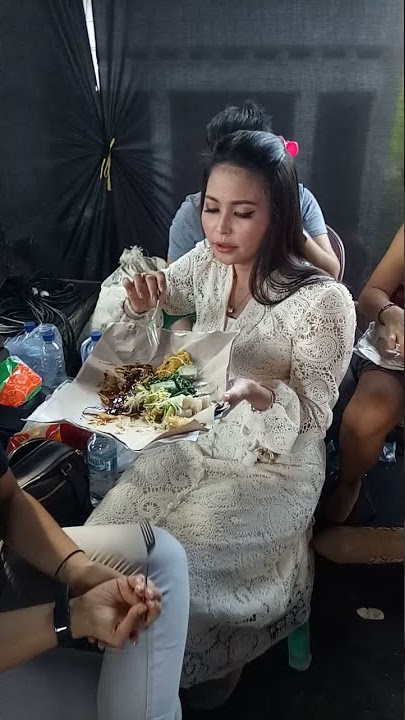 All Artis ANICA NADA - DIAN ANIC makan RUJAK GAMEL VERSI Losari 😁 japri cirtim 087744421607