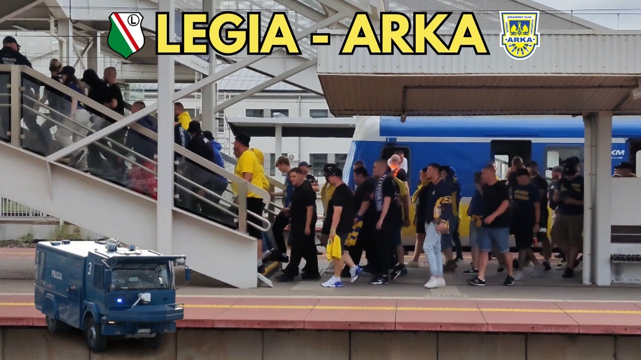 LEGIA - ARKA GDYNIA: Przyjazd kibiców Arki do Warszawy, przejazdy kolumn i zabezpieczenie policyjne
