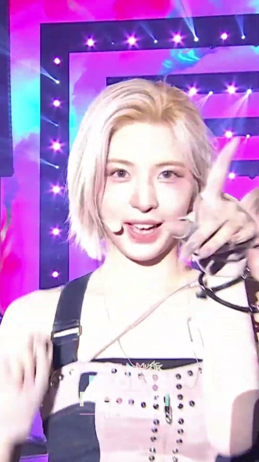 Beat Beat - NMIXX #BeatBeat #NMIXX #エンミックス #엔믹스 #Shorts #MusicBankinJapan | KBS WORLD TV