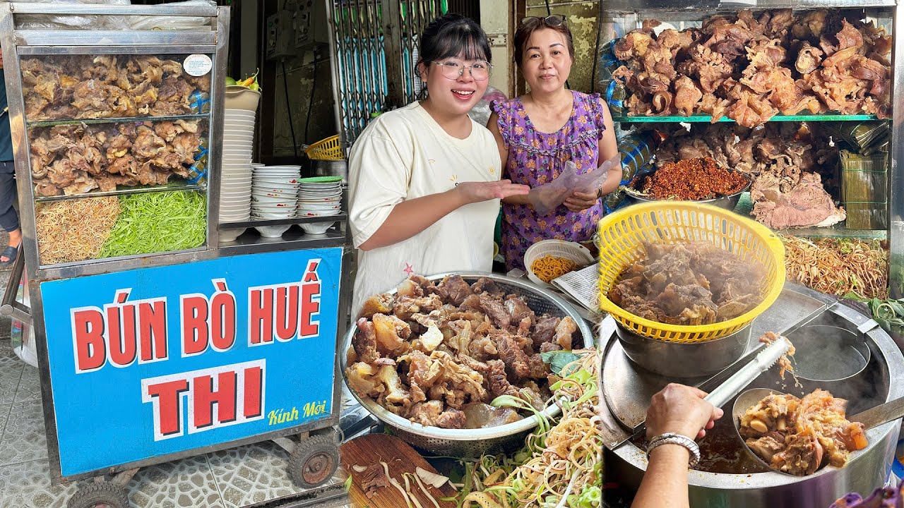 Núp sâu trong hẻm Quận 4 Tiệm Bún Bò Của Cô Chủ Chờ Thời có nồi sườn sụn gân cuộn tràn trề