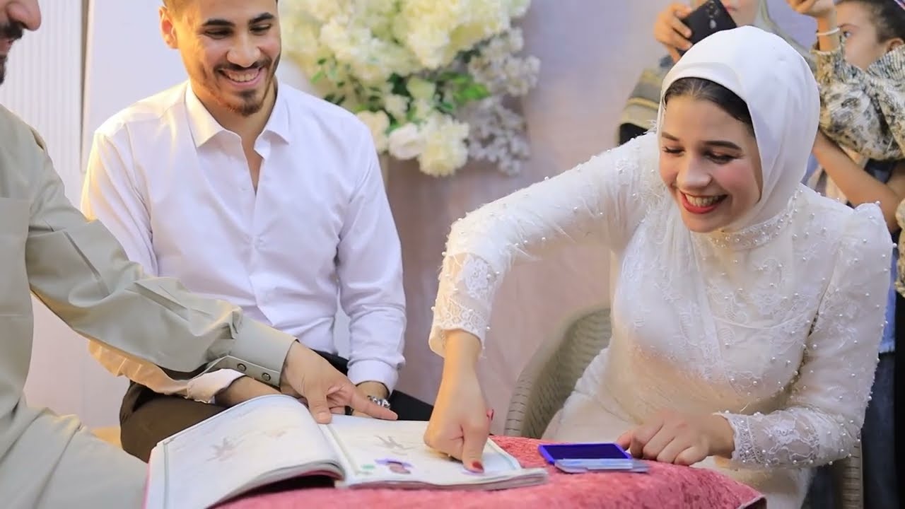 Жених и невеста забылись перед гостями и перевернули мир с ног на голову во время подписания брач...