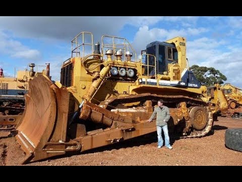 Extreme DIESEL ENGINE BULLDOZERS 5 of the Biggest Dozers - YouTube
