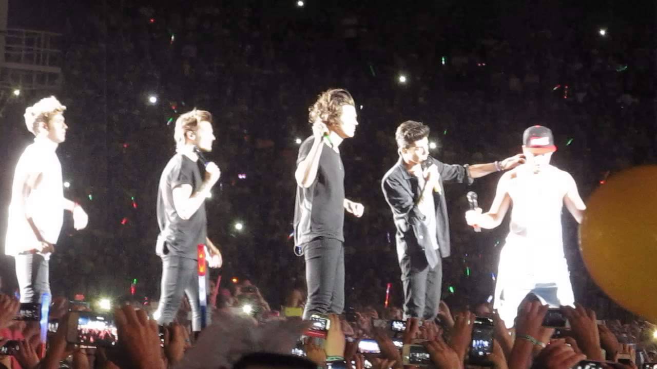 One Direction tentando sambar no show do Rio de Janeiro - YouTube