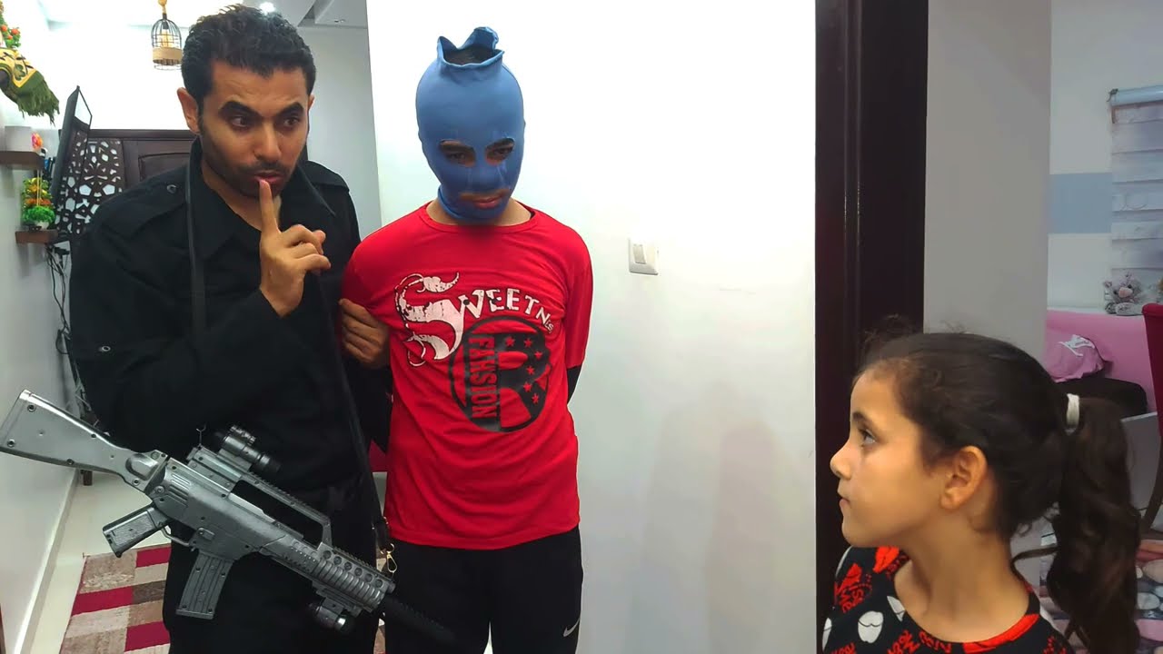 ما سمعت كلام أمها وحرامي فات البيت والشرطة وصلت بآخر لحظة