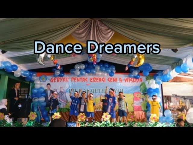 Dance Dreamers class=