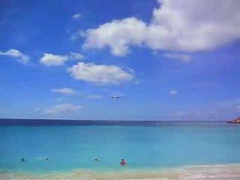 Jet airplane landing at St. Maarten's airport. December 17, 2006.