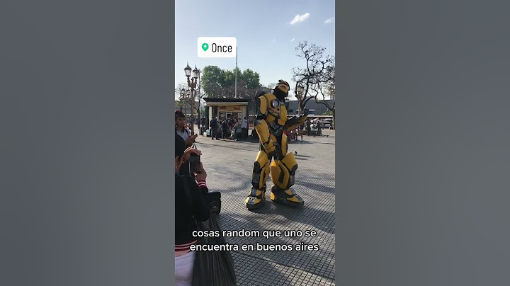 encontré un ROBOT BAILANDO REGGAETON en la calle.