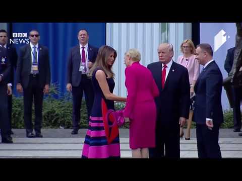 პოლიტიკოსების ხელის ჩამორთმევის ყველაზე უხერხული მომენტები