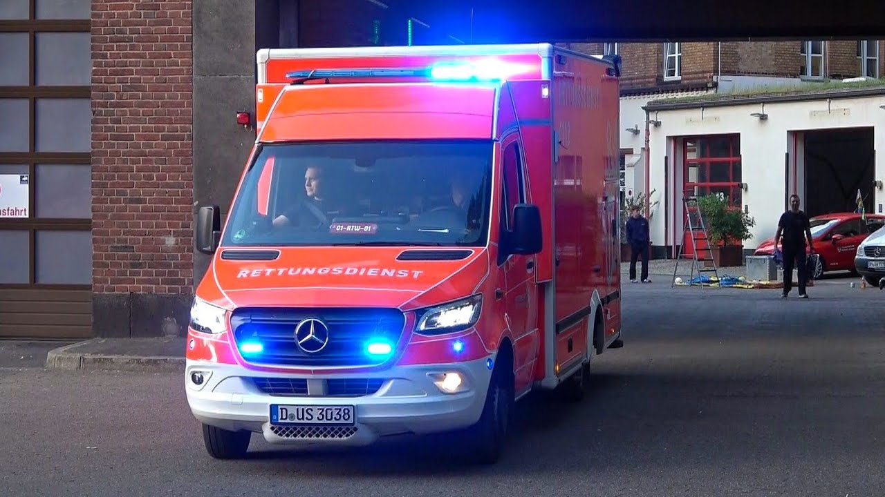 [🛑 Stadtbahn im Weg] 📟🚑 Erschwerte Alarmfahrt für den RD Düsseldorf