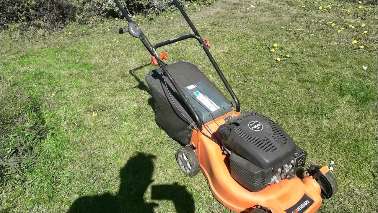 SV150 lawnmower hunting engine revving up and down .Try this first👍😁